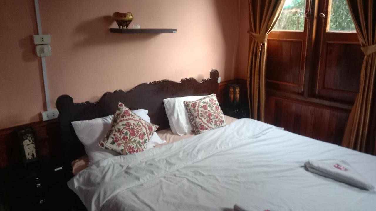 Pukyo Bed And Breakfast Belgian Lao Ban Nangoy Exteriör bild