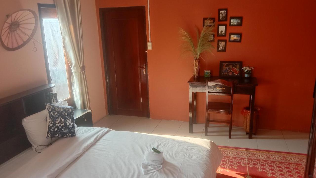 Pukyo Bed And Breakfast Belgian Lao Ban Nangoy Exteriör bild