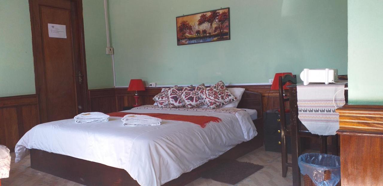 Pukyo Bed And Breakfast Belgian Lao Ban Nangoy Exteriör bild